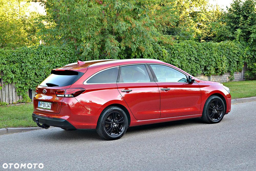 Hyundai i30 blue 1.6 CRDi Premium - 15
