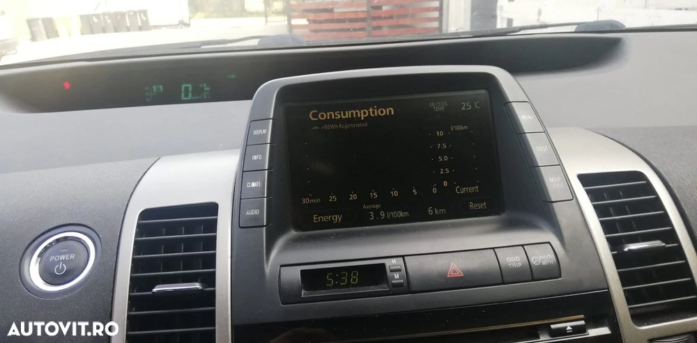 Toyota Prius - 12