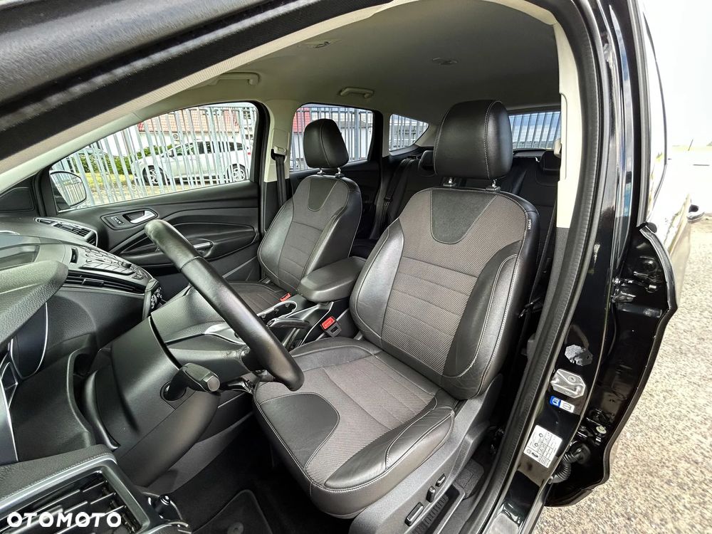 Ford Kuga - 25