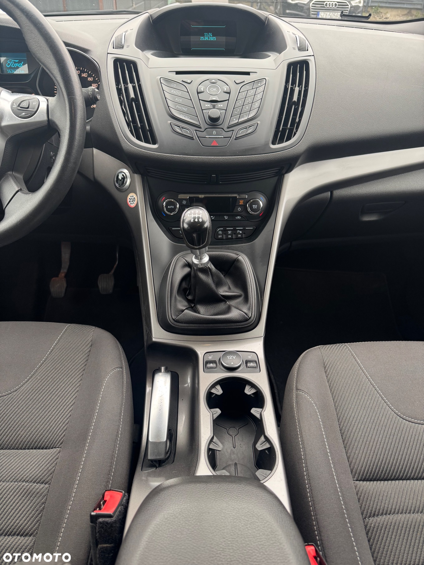Ford Kuga 1.6 EcoBoost 2x4 Titanium - 35