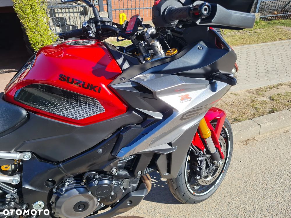 Suzuki GSX - 3