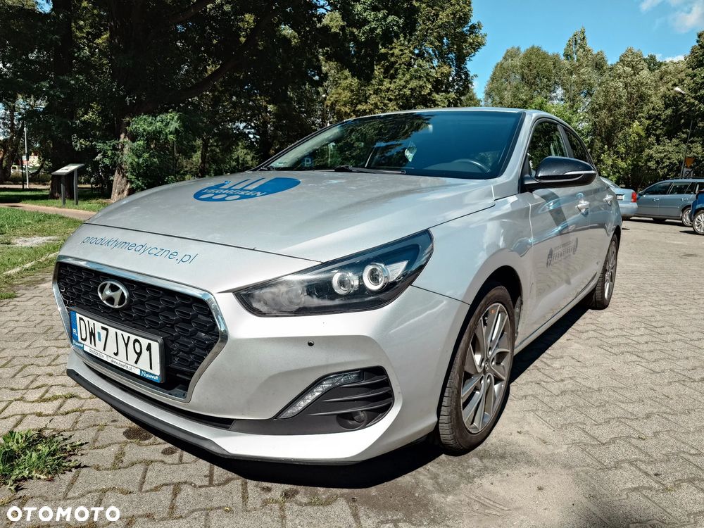 Hyundai i30 Fastback 1.6 CRDI Premium - 17