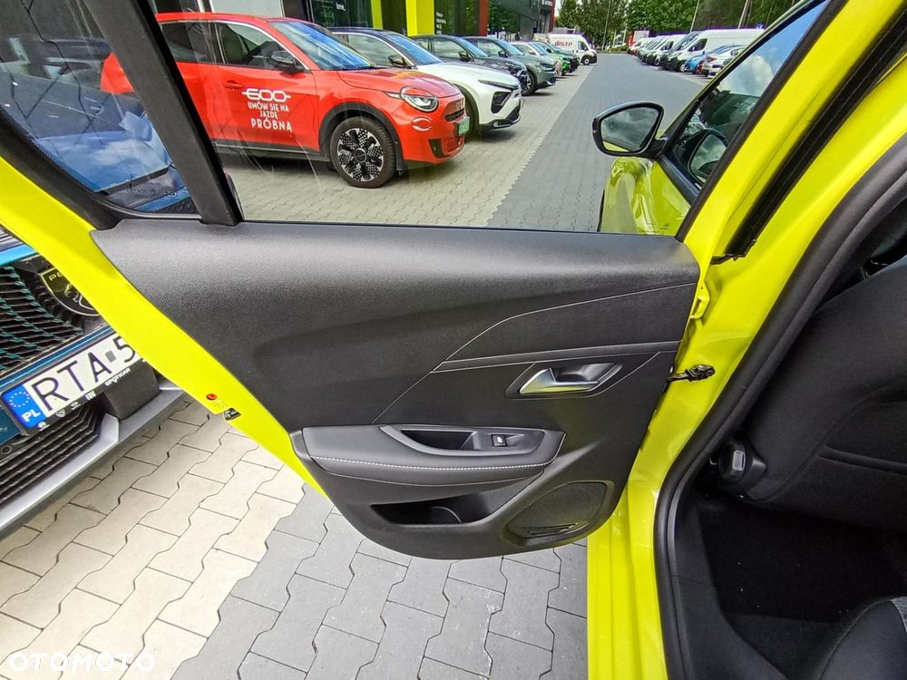 Peugeot 208 - 21