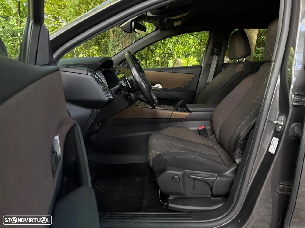 DS DS7 Crossback - 27