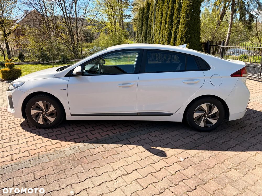 Hyundai IONIQ Hybrid Business - 5