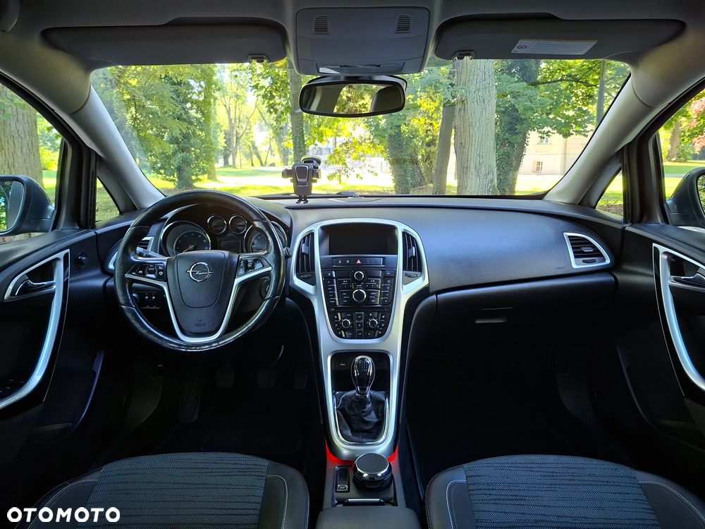 Opel Astra 1.4 T Cosmo - 9