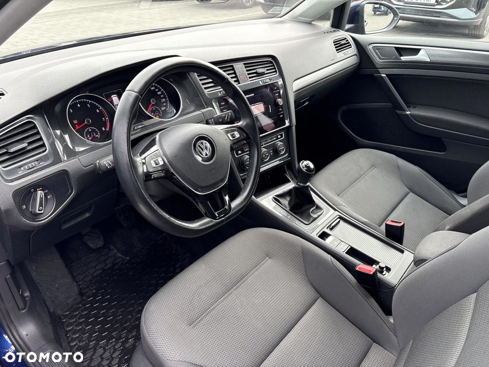 Volkswagen Golf - 9
