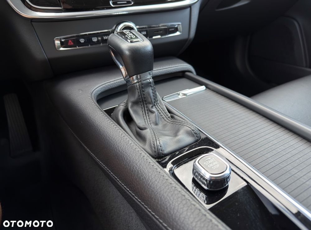 Volvo V90 Cross Country D4 AWD Geartronic Pro - 31