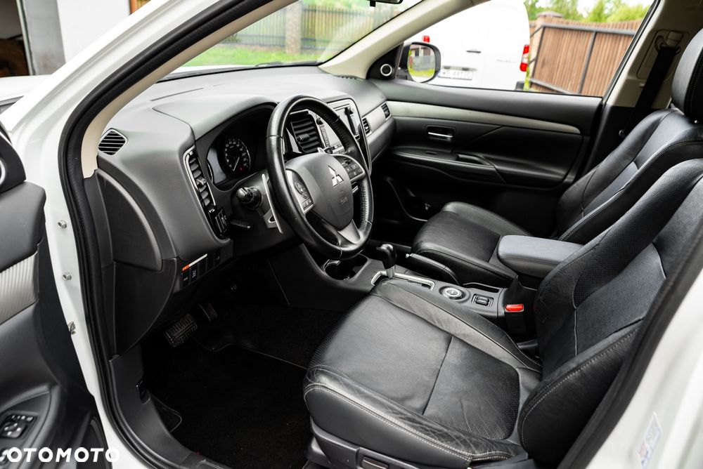 Mitsubishi Outlander 2.2 DI-D 4WD Automatik Invite - 17