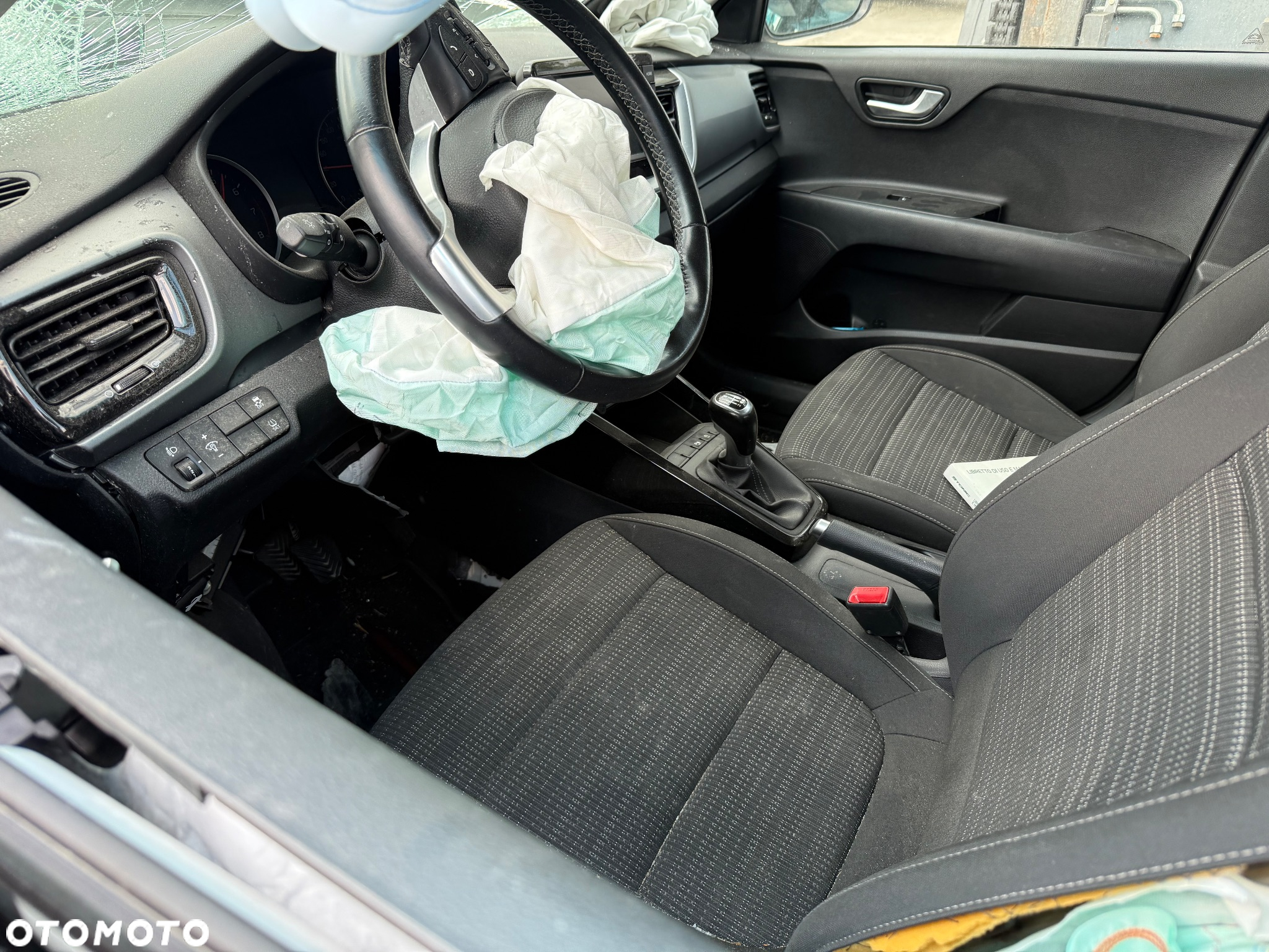Kia Stonic 1.4 L - 5