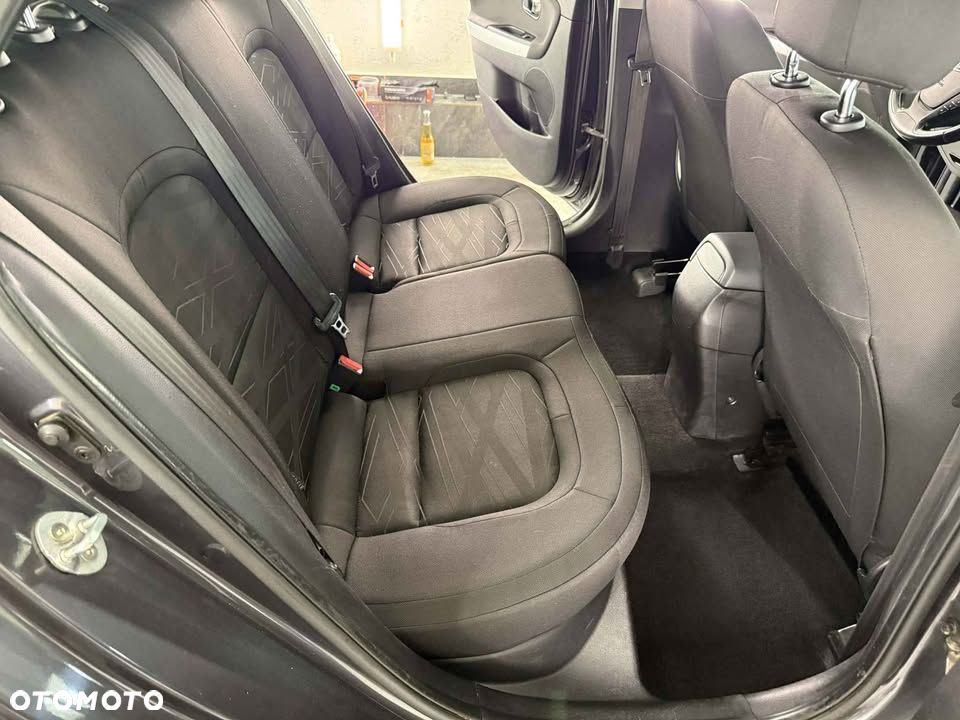 Kia Ceed - 11