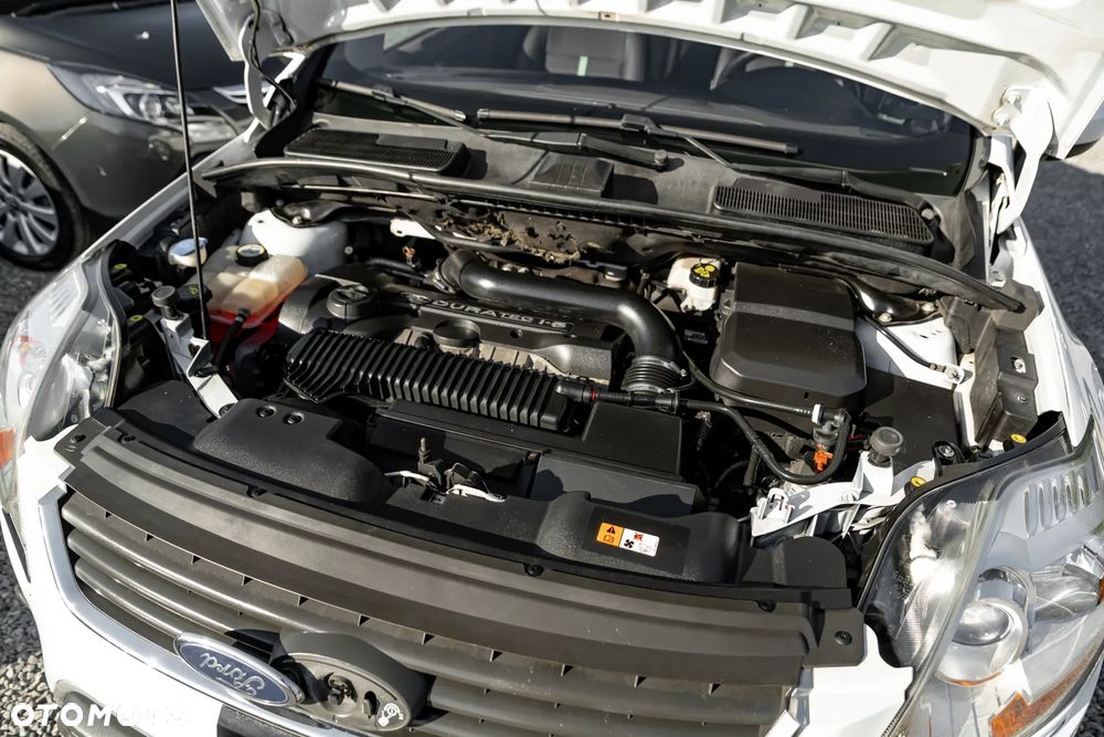 Ford Kuga 2.5 4x4 White Magic - 40