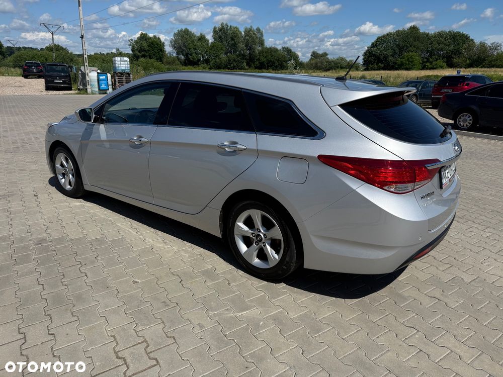 Hyundai i40 Kombi blue 1.6 Family+ - 5