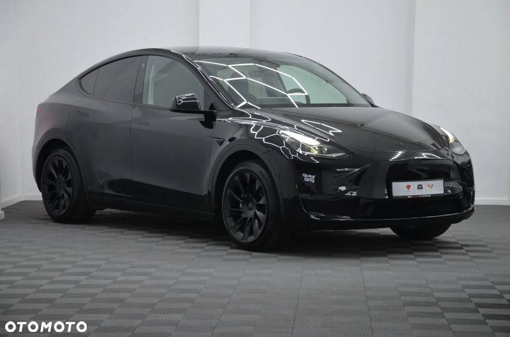Tesla Model Y Long Range AWD - 2