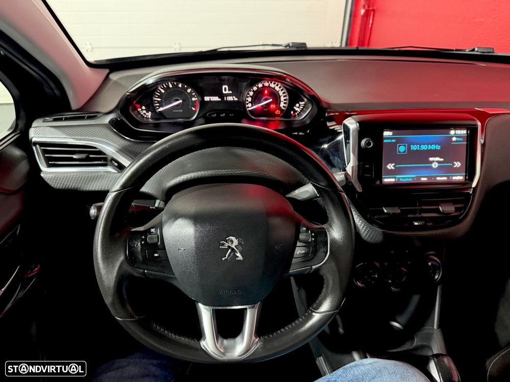 Peugeot 208 1.2 PureTech Style - 32
