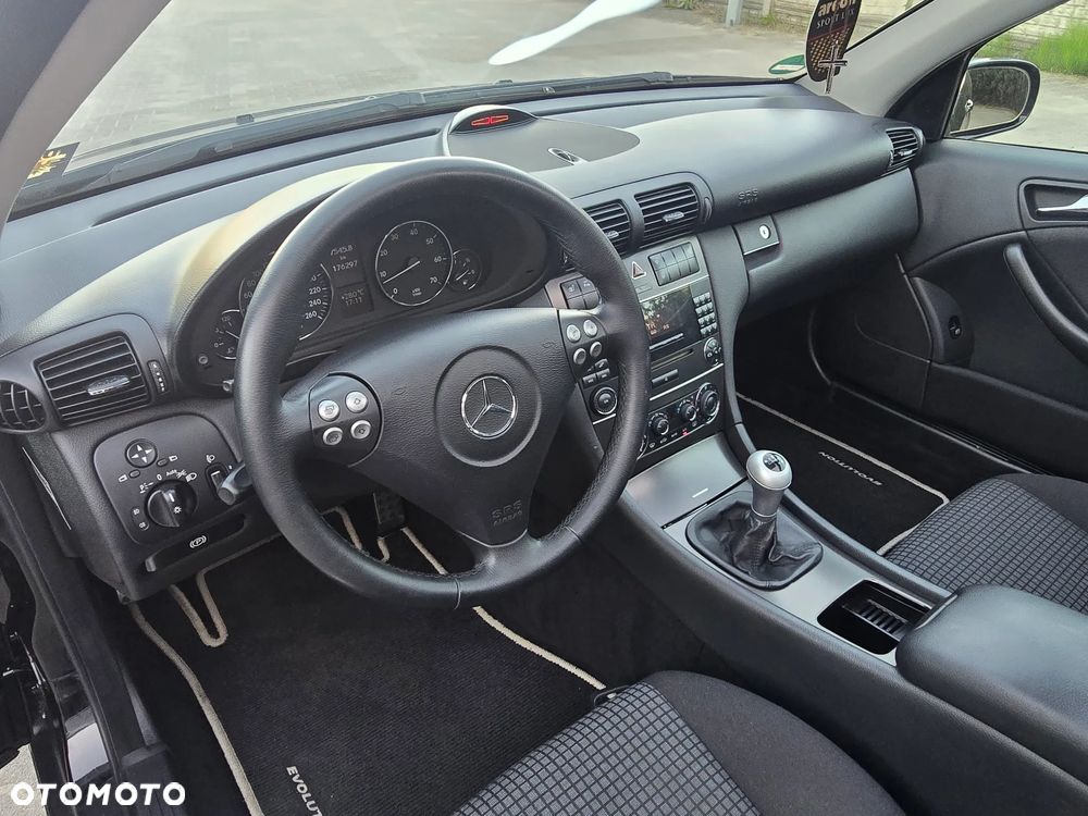 Mercedes-Benz Klasa C 200 Kompressor Sportcoupe - 30