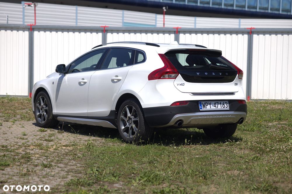 Volvo V40 Cross Country D3 Drive-E Ocean Race - 6