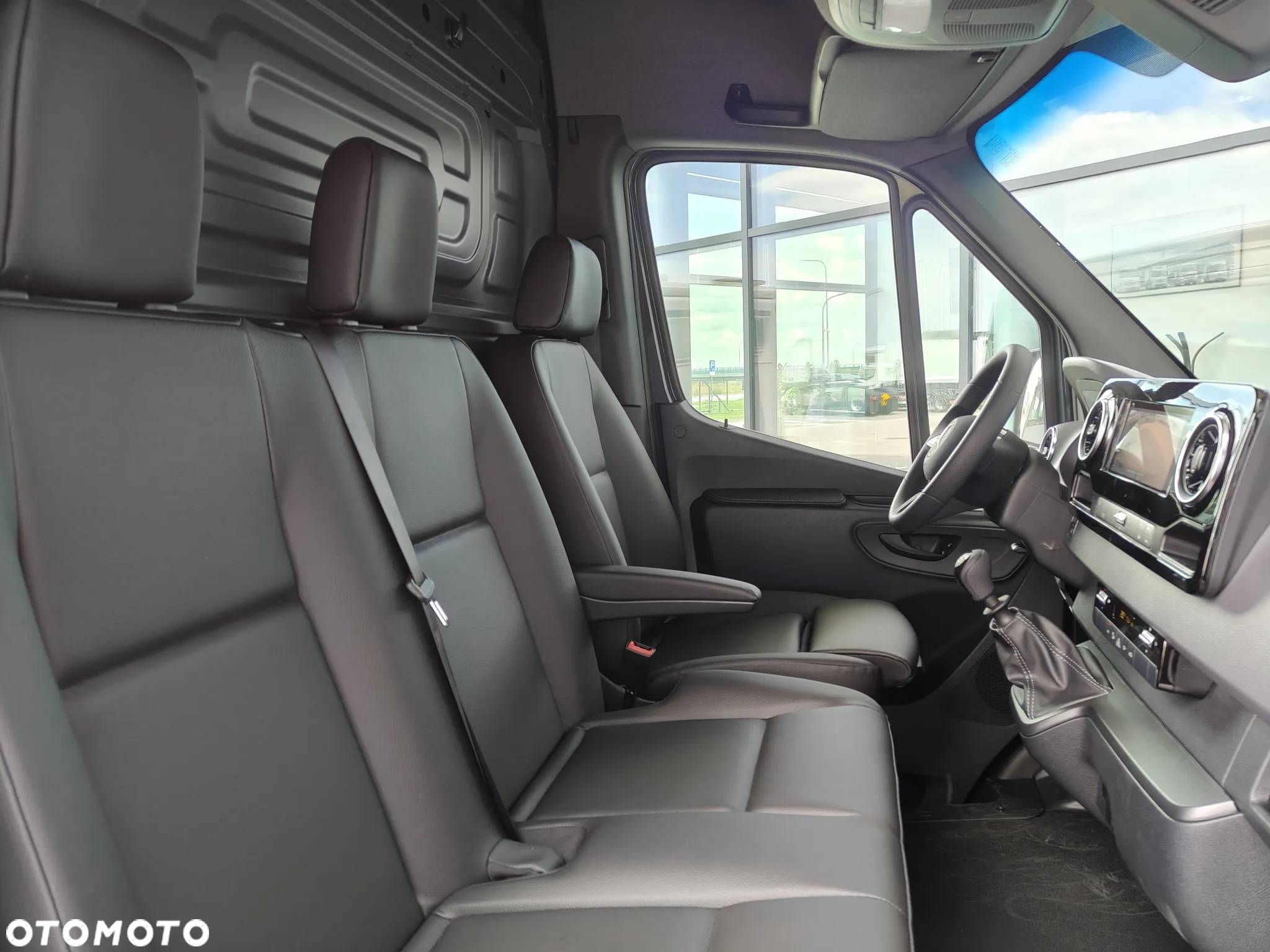 Mercedes-Benz Sprinter - 9