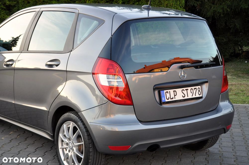 Mercedes-Benz Klasa A 160 BlueEFFICIENCY Elegance Special Edition - 19