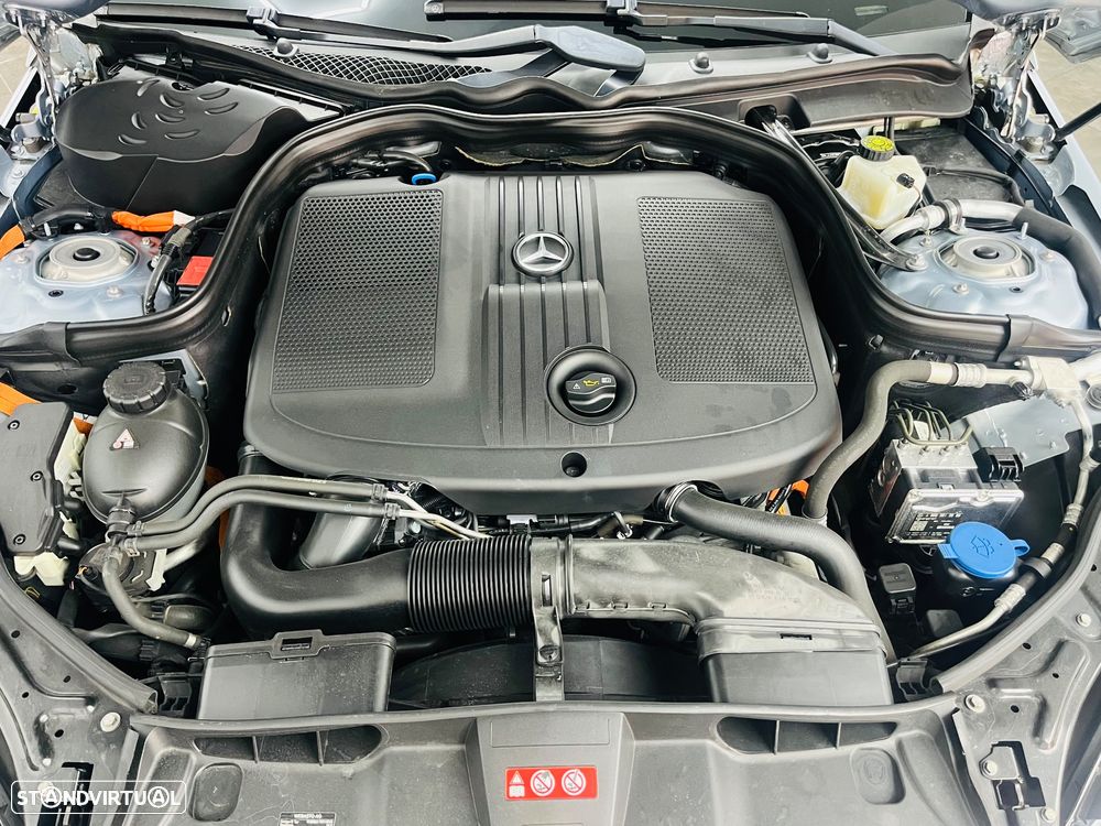 Mercedes-Benz E 300 Bluetec Hybrid Avantgarde - 53
