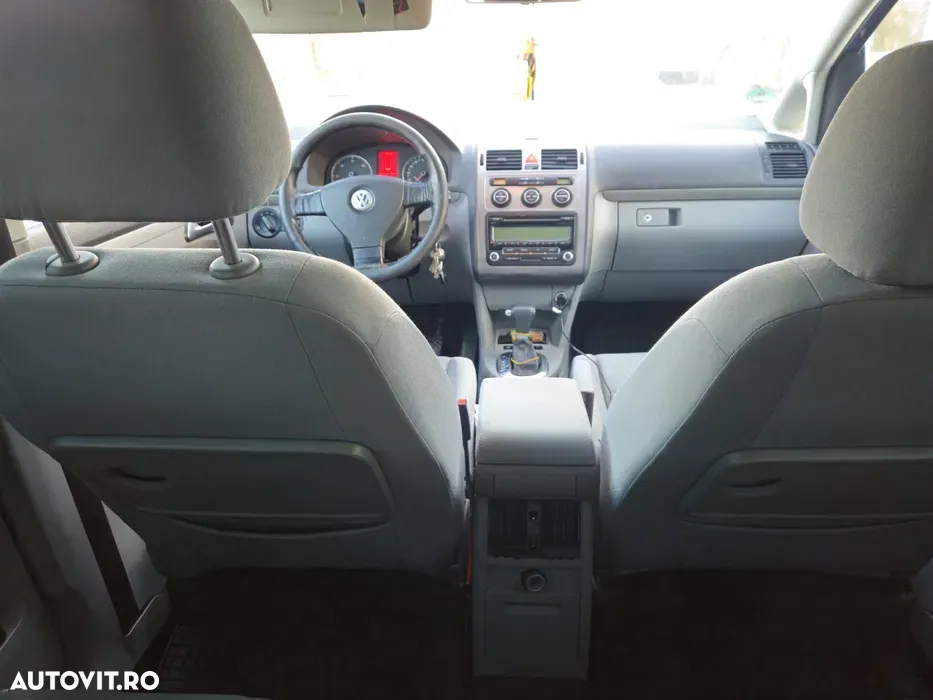 Volkswagen Touran 1.9 TDI DPF Trendline DSG - 6