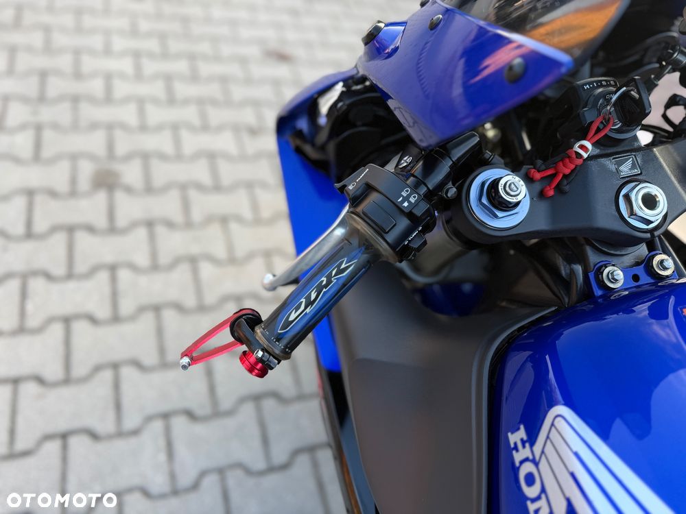 Honda CBR - 33