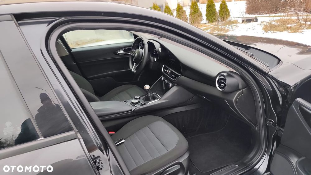 Alfa Romeo Giulia 2.2 D Turbo Super - 27