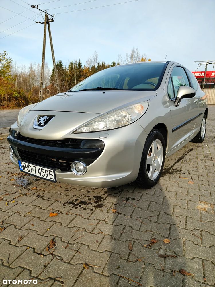 Peugeot 207 - 1