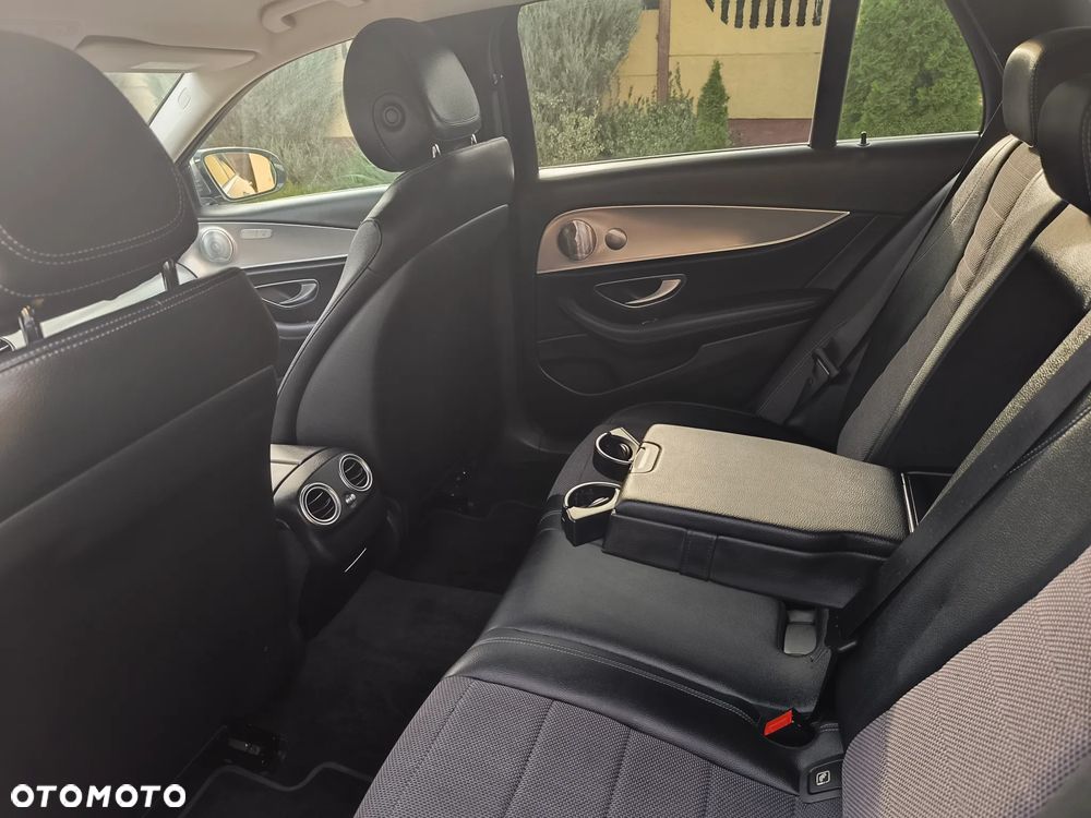 Mercedes-Benz Klasa E 300 de 9G-TRONIC Exclusive - 15
