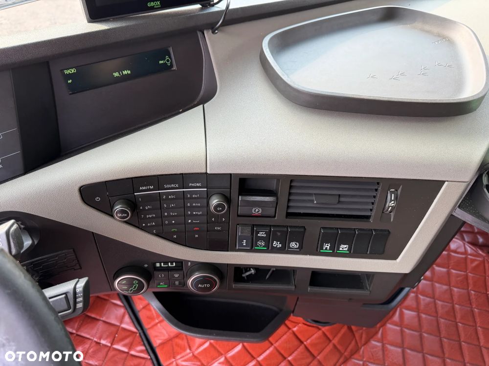 Volvo FH 500 / HYDRAULIKA DWUOBWODOWA / 848 070 KM PRZEBIEGU / GLOBETROTTER / EURO 6 / LODÓWKA / DŁUGA RAMA / DOSTĘPNE 3 SZTUKI !! - 27