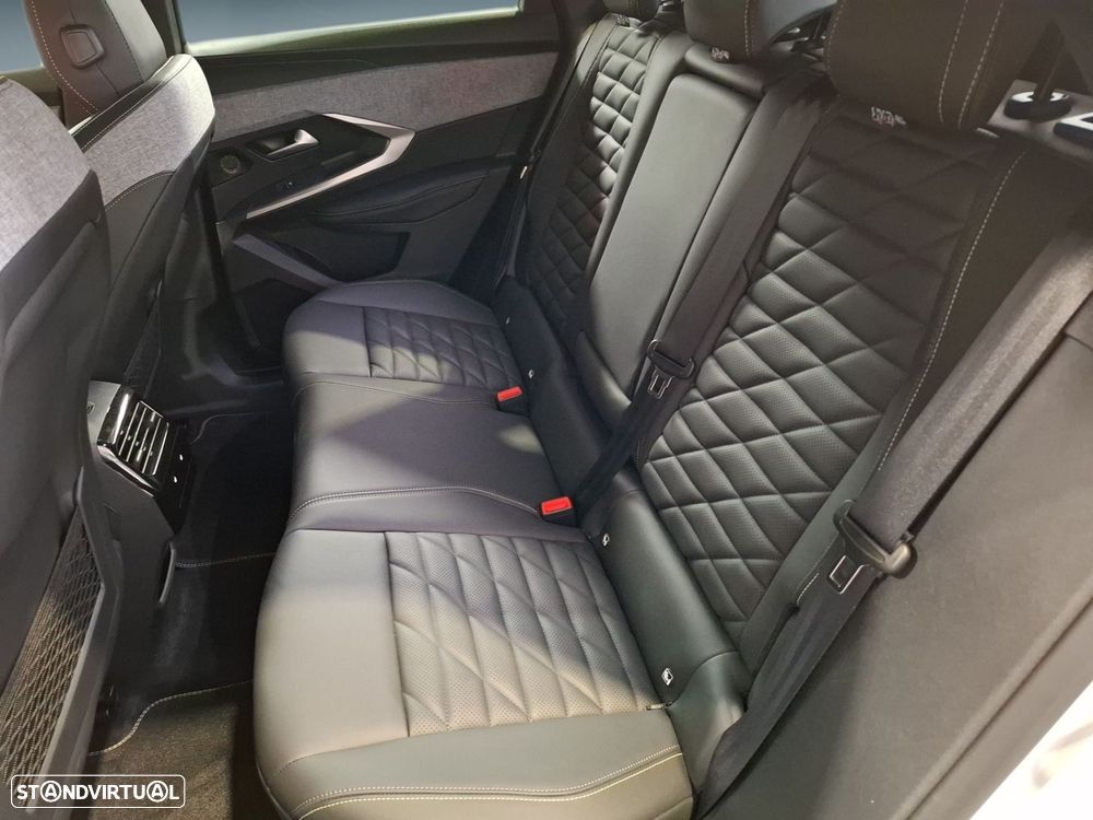 Peugeot E-3008 73 kWh GT - 14