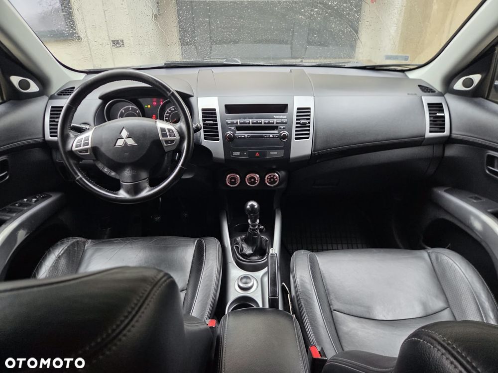 Mitsubishi Outlander - 5