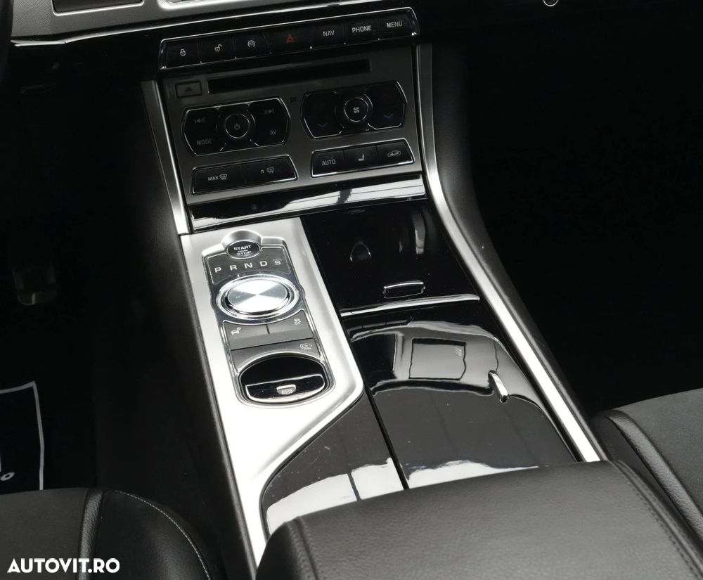 Jaguar XF 2.2D Premium Luxury - 20