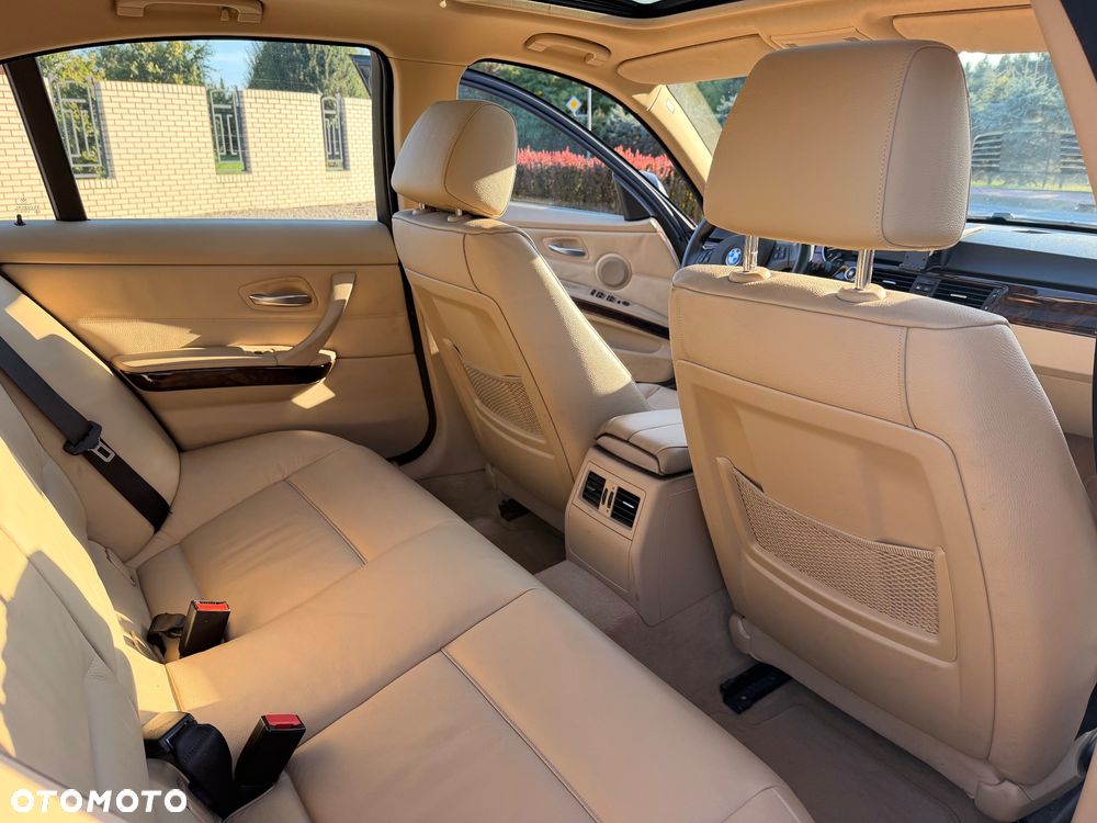 BMW Seria 3 325xi - 15
