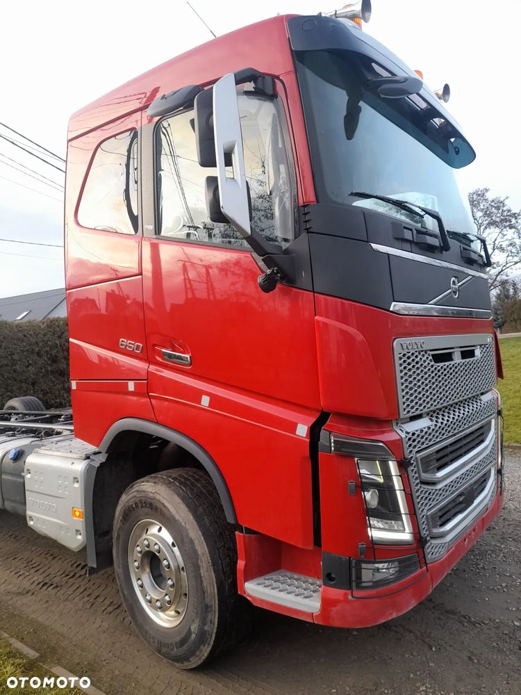 Volvo FH 16 650koni 6x2 OŚ SKRĘTNA PODNOSZONA // JEDYNY TAKI// RAMA DO ZABUDOWY// HDS dzwig żuraw do lasu drewna tarcicy // DO ŻYWCA// asenizacyjny// HOLOWNIK// FULL opcja ze SZWAJCARI - 15