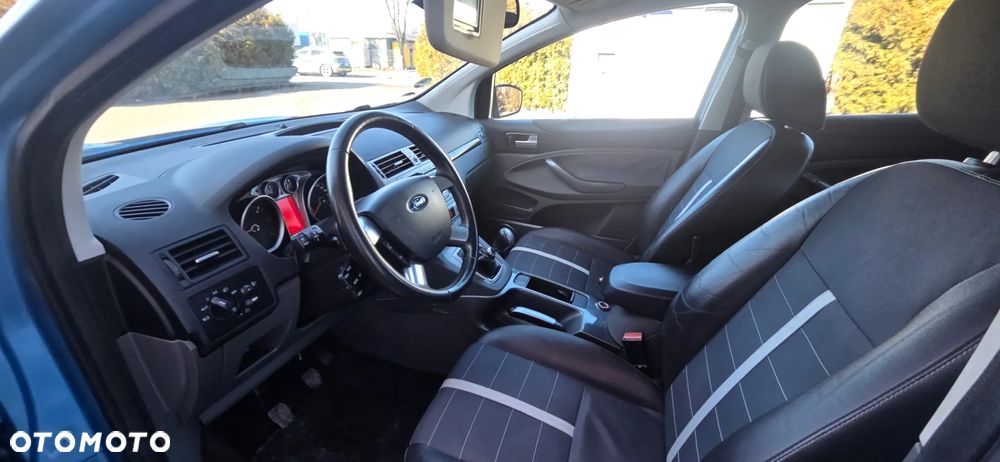 Ford Kuga 2.0 TDCi 2x4 Titanium - 28