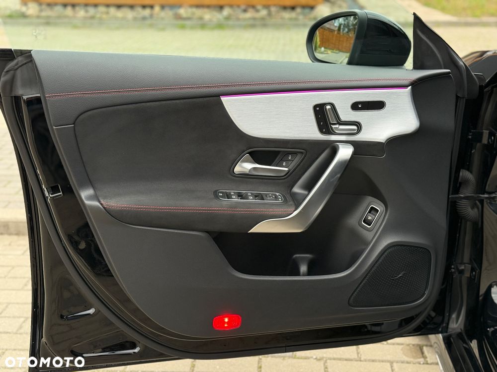 Mercedes-Benz CLA 200 AMG Line 7G-DCT - 22