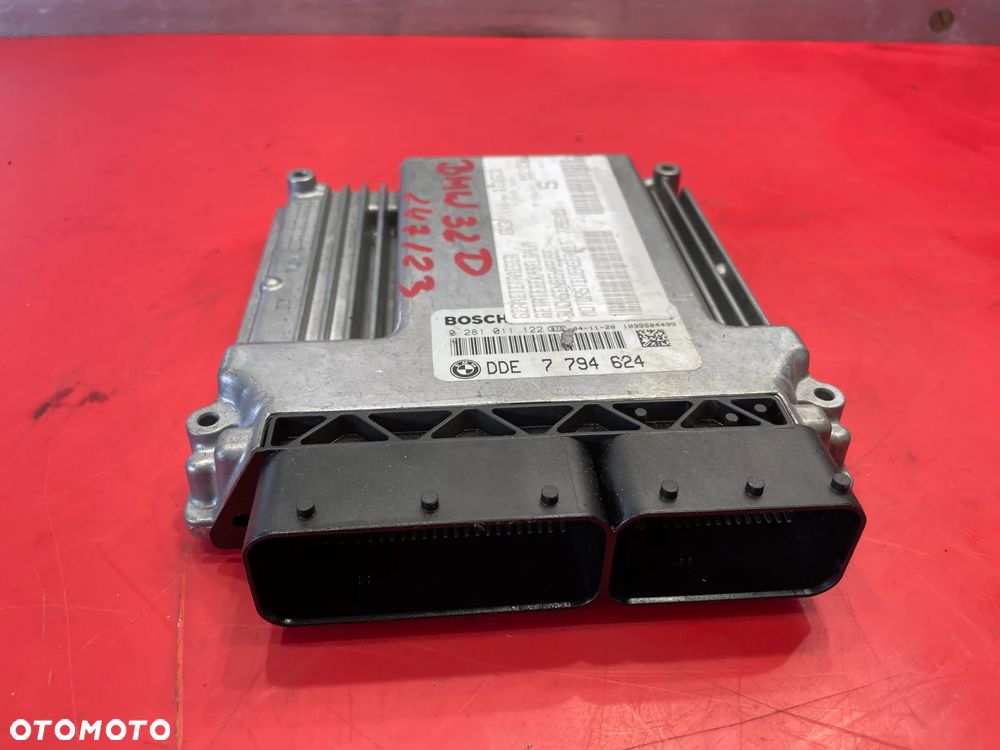 KOMPUTER SILNIKA BMW 32D  7794624 - 2