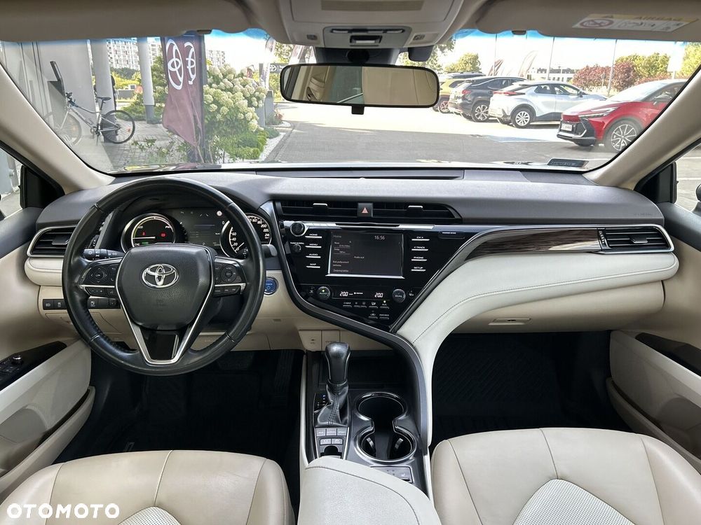 Toyota Camry 2.5 Hybrid Comfort CVT - 12
