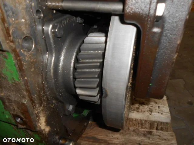 Obudowa tylnego WOM PTO R186138 John Deere 6920 - 13