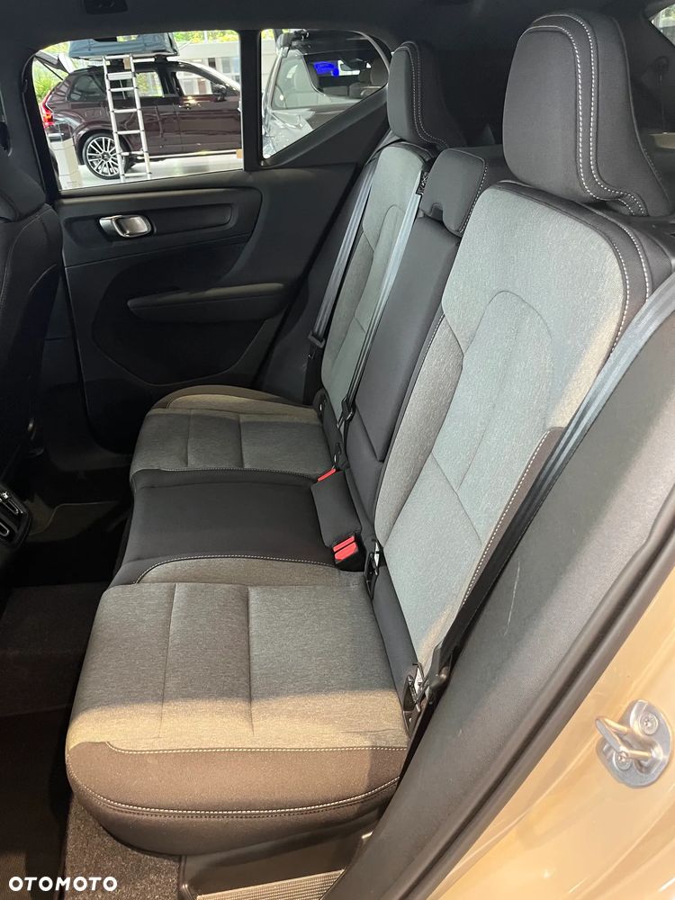 Volvo XC 40 B3 Plus Dark - 8