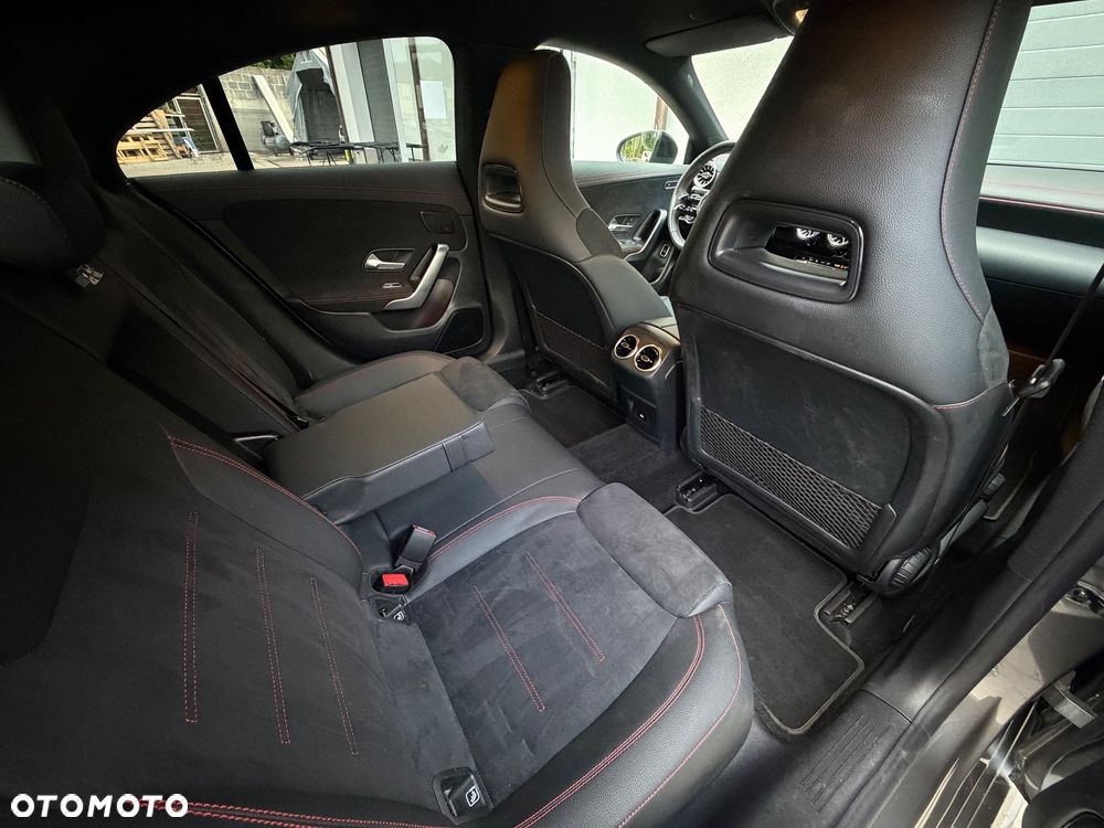 Mercedes-Benz CLA 220 AMG Line 7G-DCT - 14