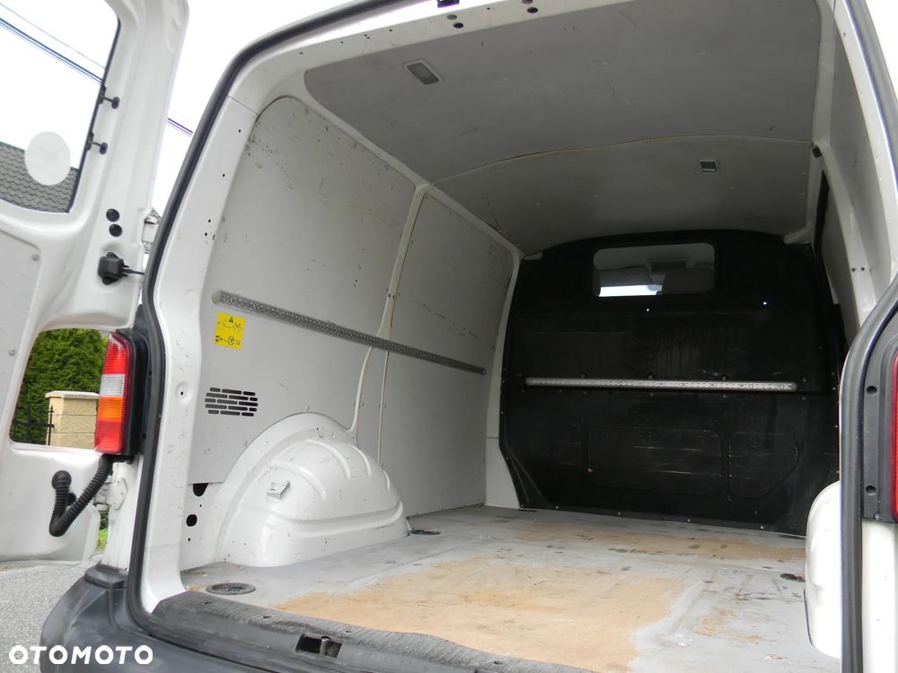 Volkswagen Transporter - 8