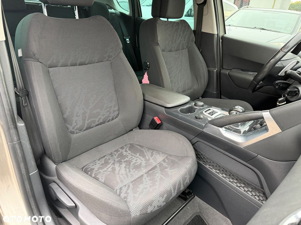 Peugeot 3008 Hybrid4 - 13