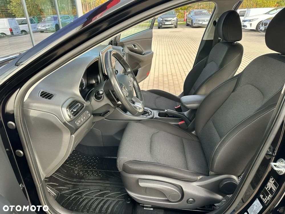Hyundai i30 1.6 D Comfort DCT - 10
