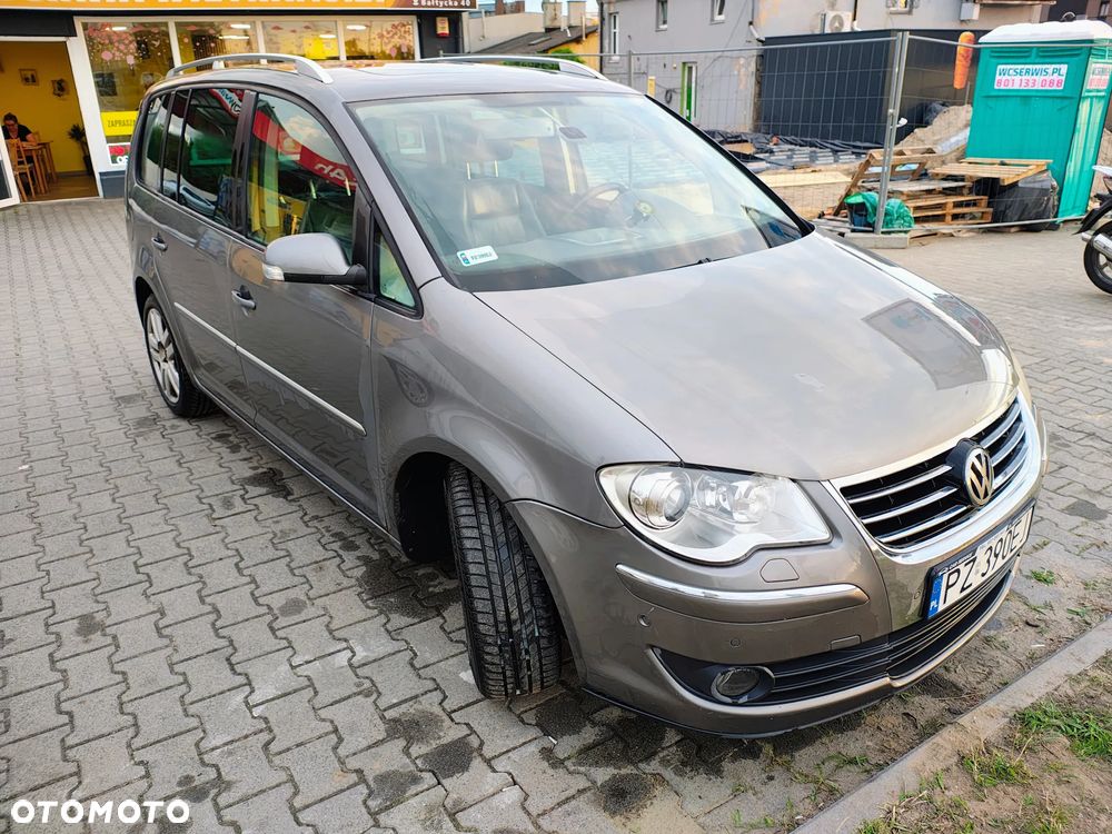 Volkswagen Touran 2.0 TDI DPF Highline - 1