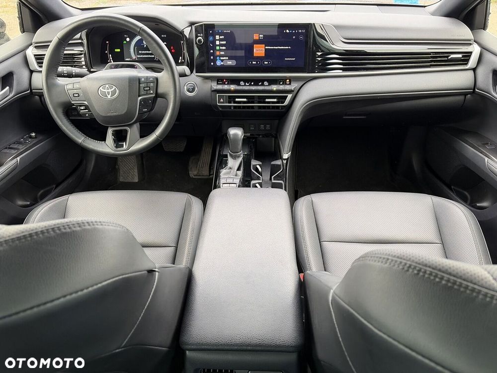 Toyota Camry - 12