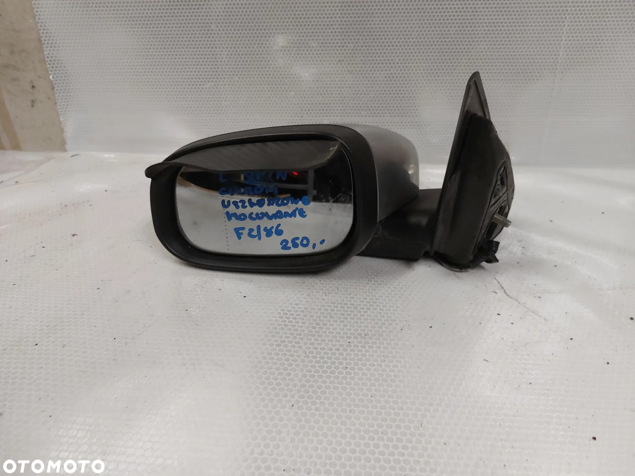 - LUSTERKO ELEKTRYCZNE LEWE VOLVO C30 USZKODZONE MOCOWANIE CHROM 8PIN - 4