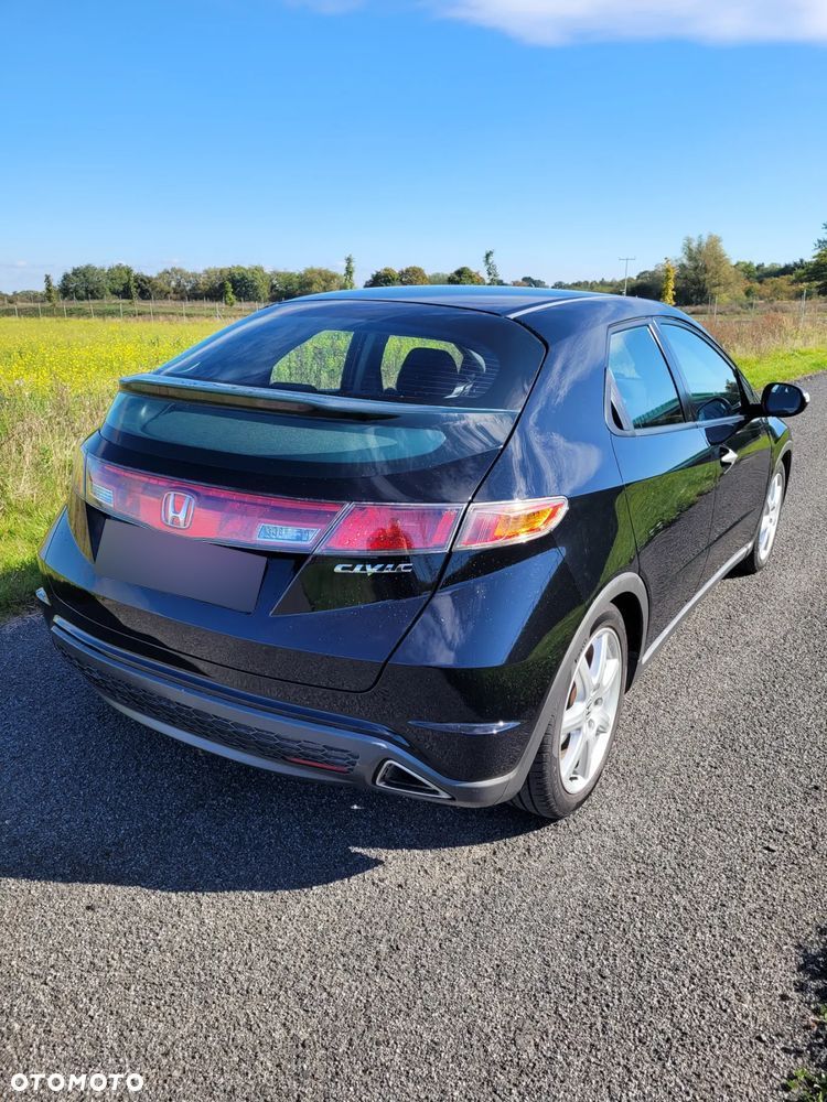 Honda Civic 1.8i-VTEC Sport - 2