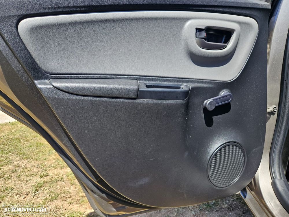 Toyota Yaris 1.0 VVT-i Comfort - 42